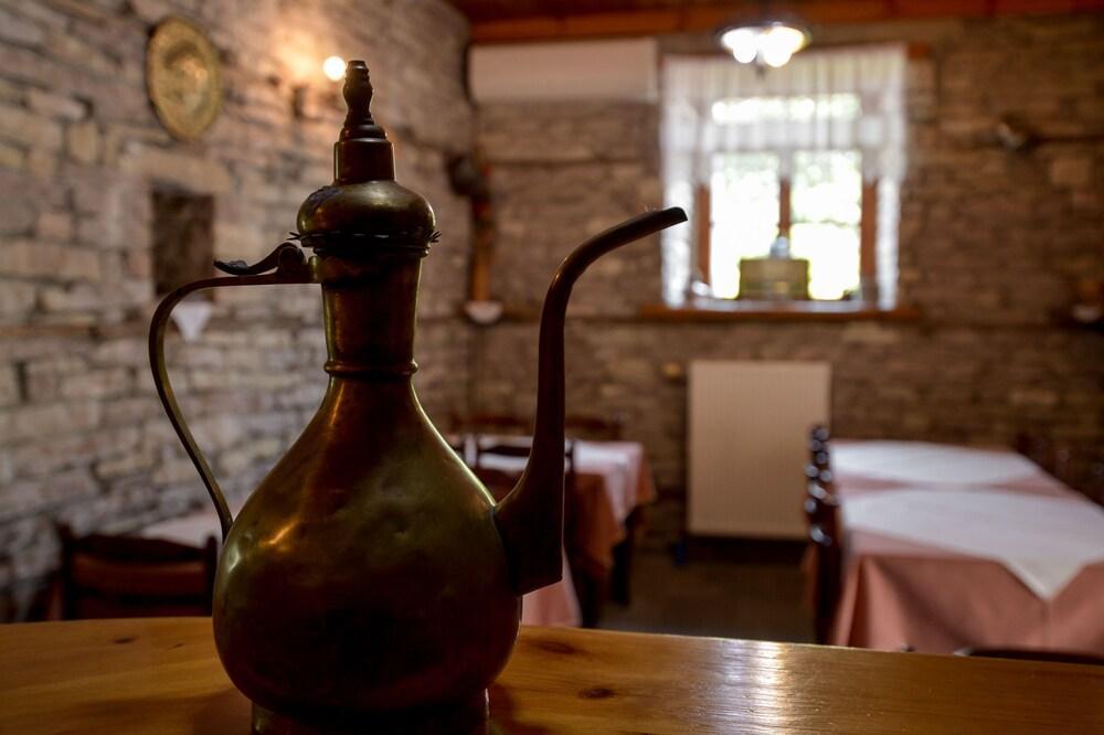 Kalemi Hotel Gjirokastër